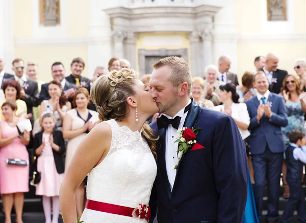 Young wedding couple — Stock Photo, Image