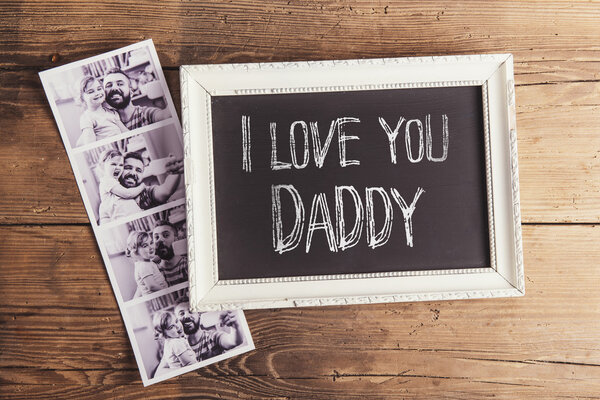 Фоторамка и поляроидные фотографии
