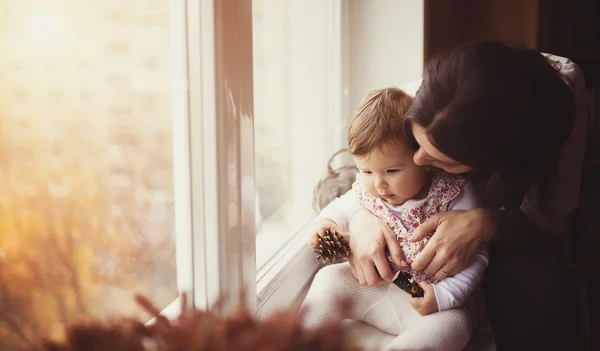 Mother with her baby daughter — Stock Photo, Image