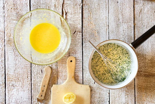 Preparing of a sauce for a salmon tagliatelle. — Stock Photo, Image