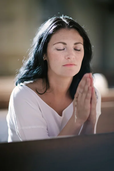 Woman praying — Stock Photo, Image