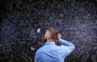 Genç okul öğretmeni  