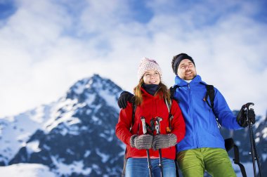 Yürüyüşe genç Çift