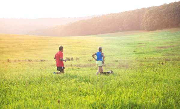 Courir en couple senior — Photo