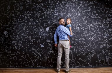 Genç okul öğretmeni