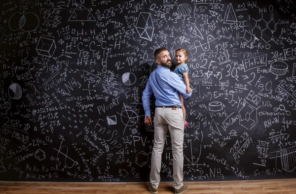 Genç okul öğretmeni