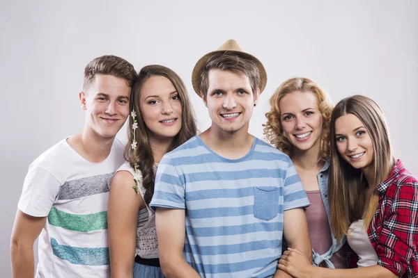 Beautiful young people — Stock Photo, Image