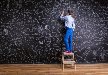 Genç yakışıklı okullu çocuk