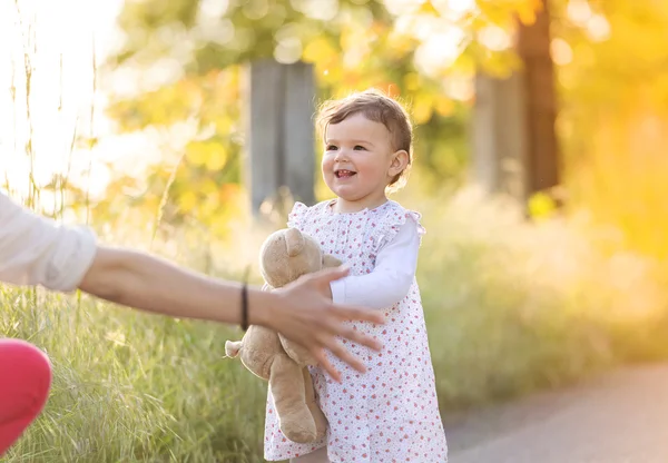 Söt liten flicka — Stockfoto