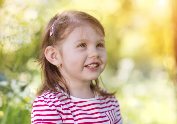 Little girl in nature — Stock Photo, Image