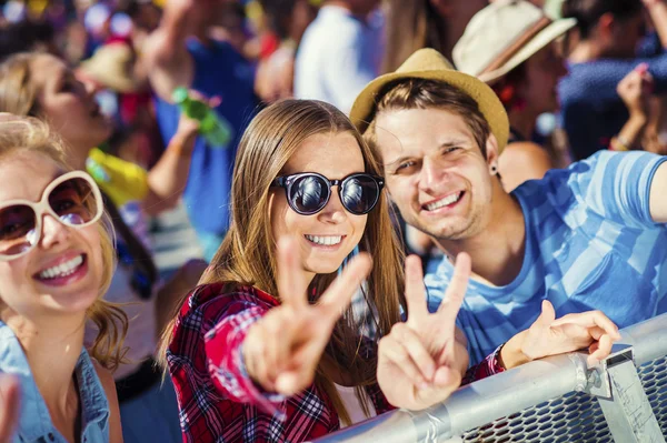 Beautiful teens at summer festival — Stock Photo, Image