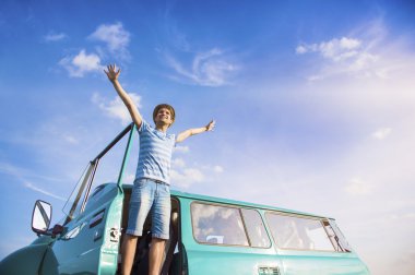 Gençler bir yolculuğa