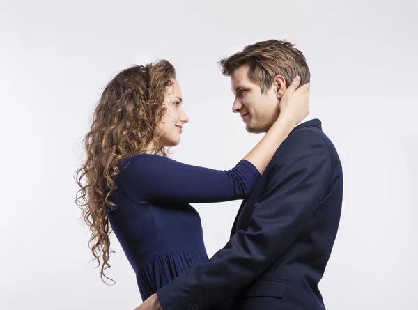 Bonito jovem casal — Fotografia de Stock