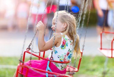 Küçük kıza eğlence Fuarı