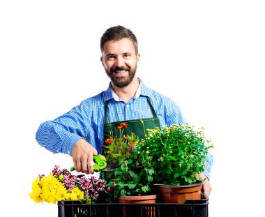 Genç yakışıklı bahçıvan