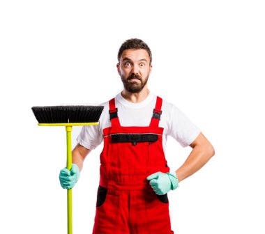 Genç yakışıklı süpürge