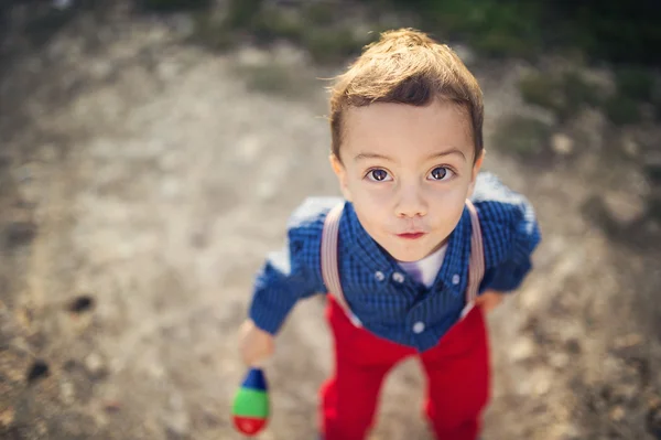 Şirin küçük çocuk. — Stok fotoğraf