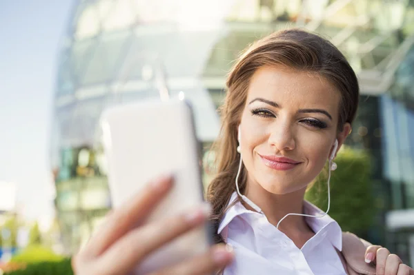 Beautiful young business woman — Stock Photo, Image