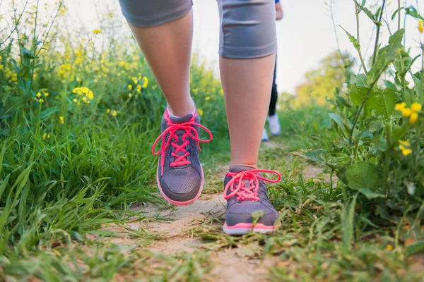 Young runners outside — Stock Photo, Image