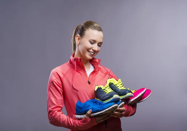 Schöne junge Sportlerin — Stockfoto