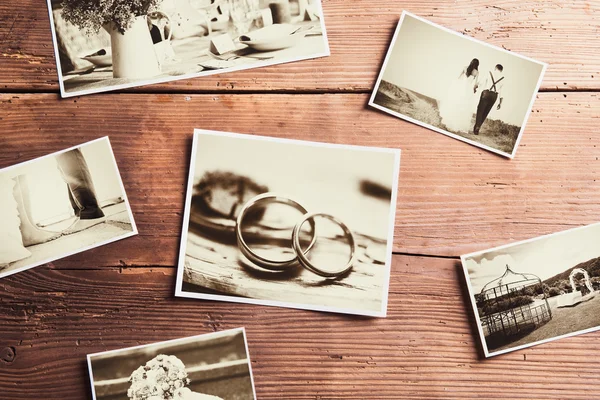 Fotos de boda en una mesa — Foto de Stock