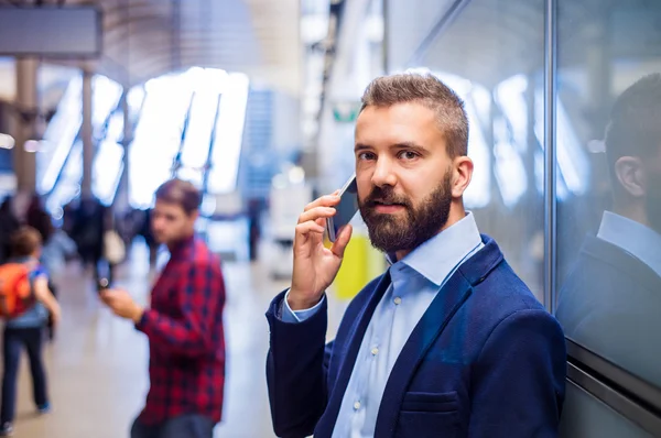 Biznesmen w metrze — Zdjęcie stockowe