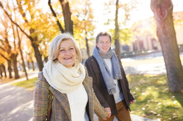 Aktiva seniorer i stan — Stockfoto