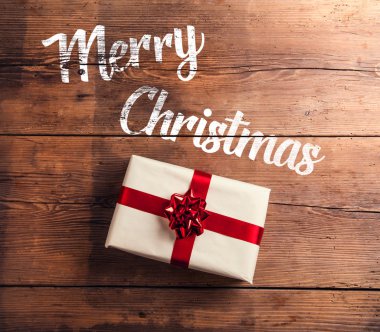 Noel bir tabloda mevcut