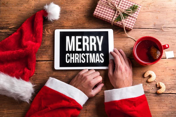 Babbo Natale con tablet — Foto Stock