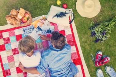 üst düzey çift üzerinde piknik
