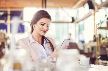 İşkadını Cafe telefon ile