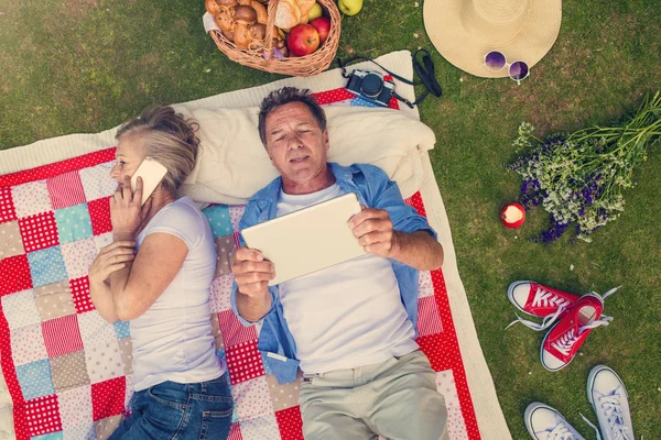 Senior couple on picnic — Stock Photo, Image