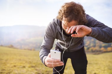 Genç yorgun atlet adam