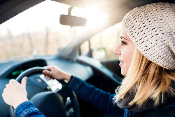 Woman driving car — Stock Photo, Image