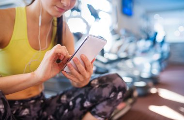 spor salonunda güzel kadın