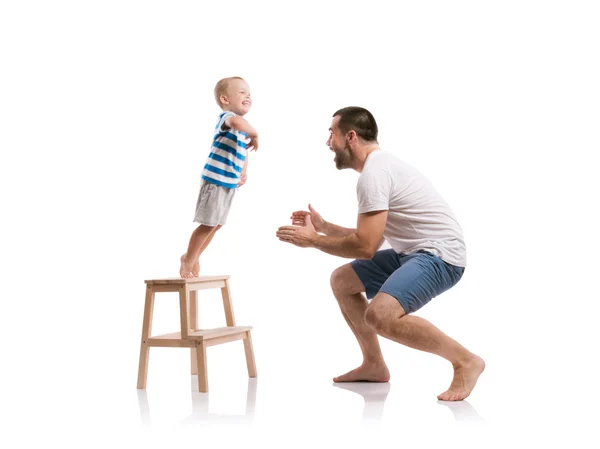 Feliz padre con su hijo — Foto de Stock