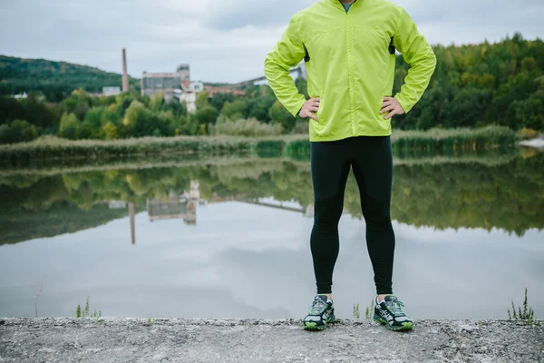 Gölde dinlenme runner — Stok fotoğraf