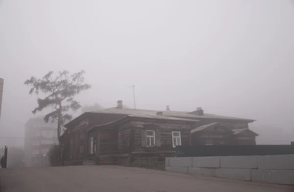 Street in the city of Irkutsk fog — Stock Photo, Image