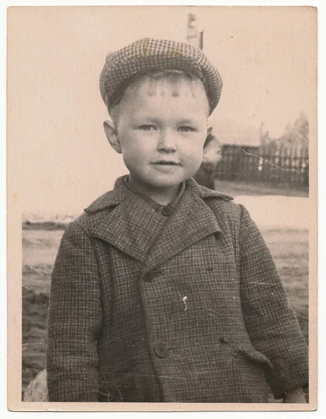 Retrato de un niño pequeño. —  Fotos de Stock