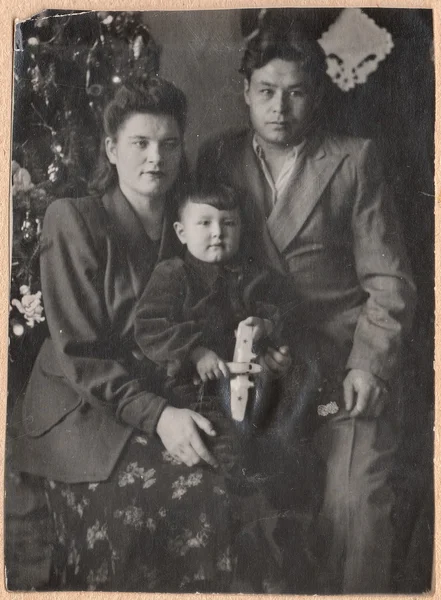 Fotografías, un retrato grupal de familias rusas . — Foto de Stock