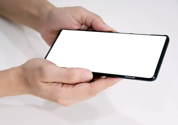 Ele Tutuşan Akıllı Telefon Beyaz Ekran — Stok fotoğraf