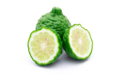 Beyaz arka planda Bergamot tıbbi bitkisi