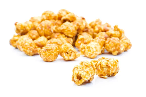 Karamel Popcorn Een Witte Achtergrond — Stockfoto