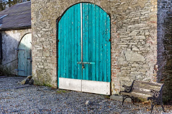 Armazém porta trancada — Fotografia de Stock