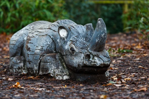 Rinoceronte di legno decorativo — Foto Stock