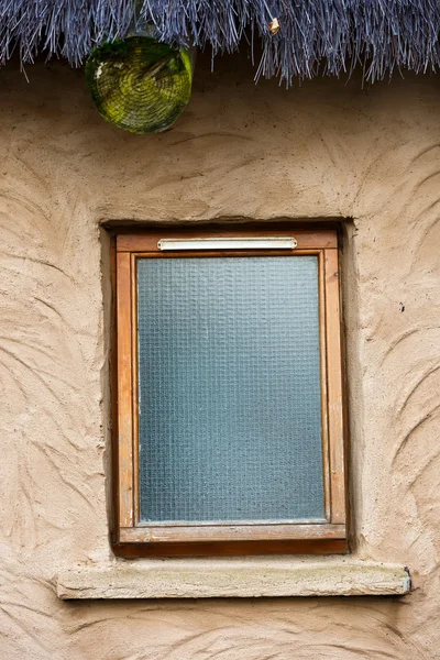 Nahaufnahme eines geschlossenen Fensters — Stockfoto