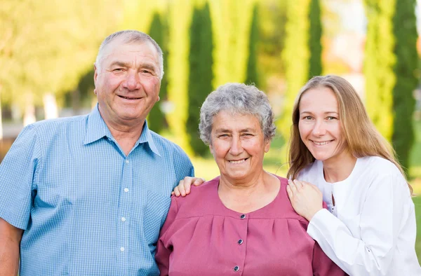 Cuidados de personas mayores — Foto de Stock