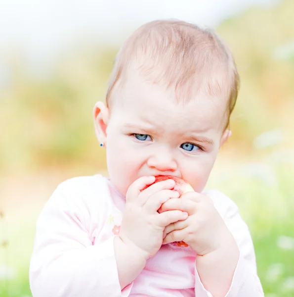 Adorável bebê — Fotografia de Stock