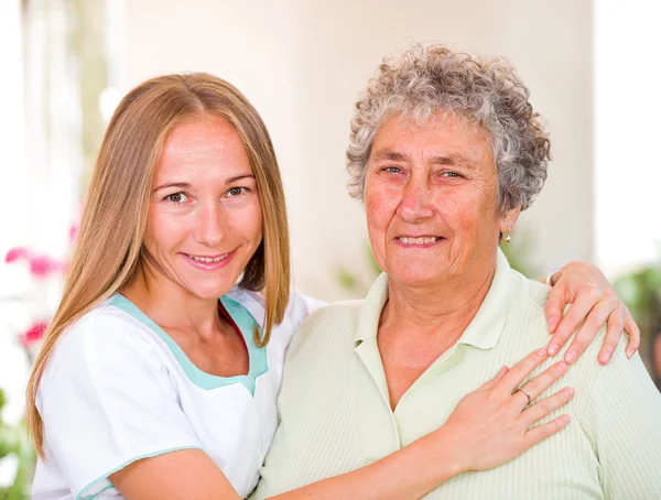 Assistenza domiciliare agli anziani — Foto Stock