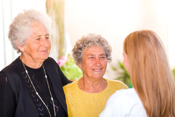 Soins à domicile aux personnes âgées — Photo